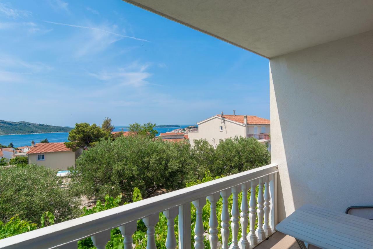 Appartamento Olive Gardens Primošten Esterno foto