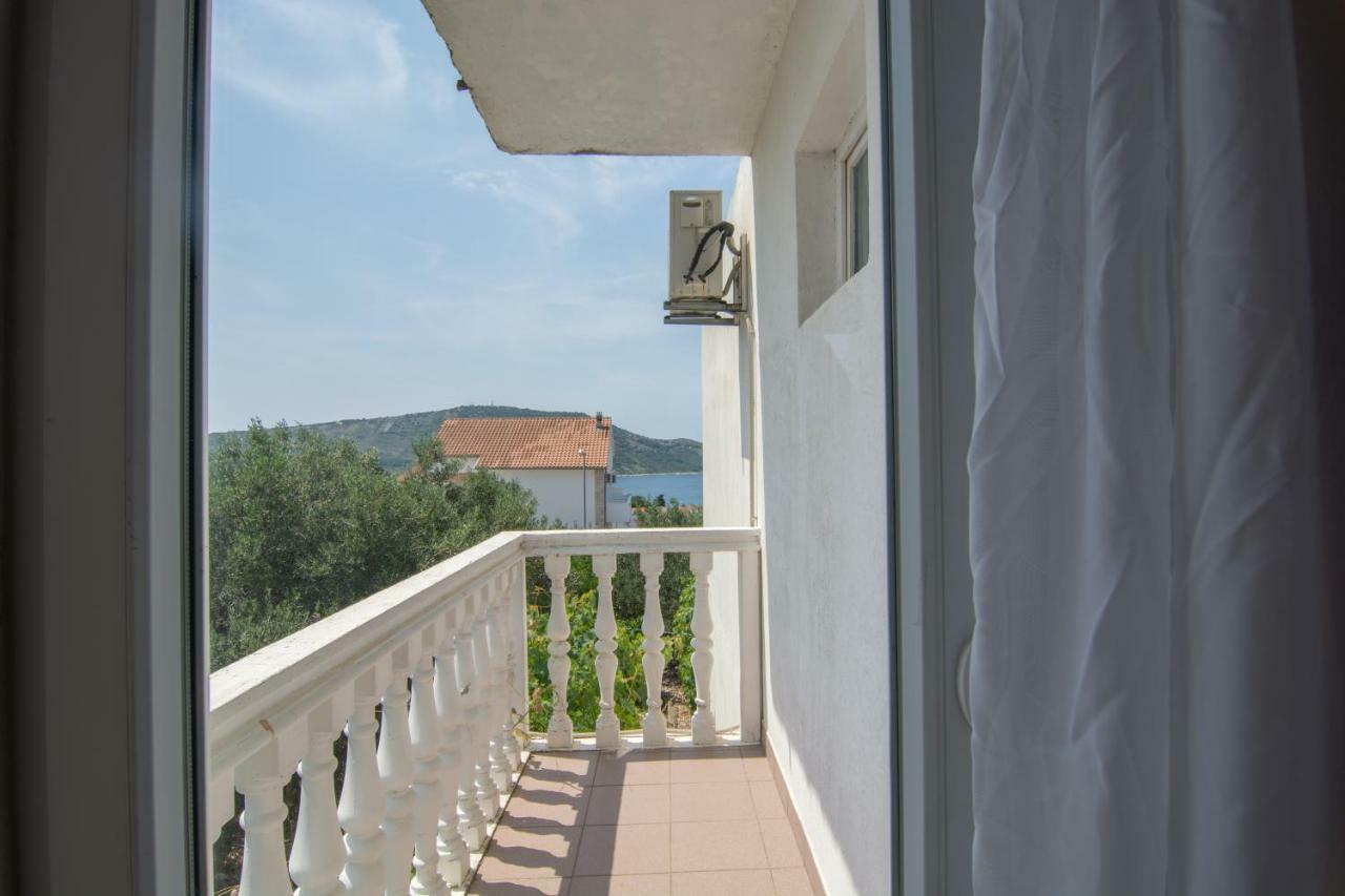 Appartamento Olive Gardens Primošten Esterno foto
