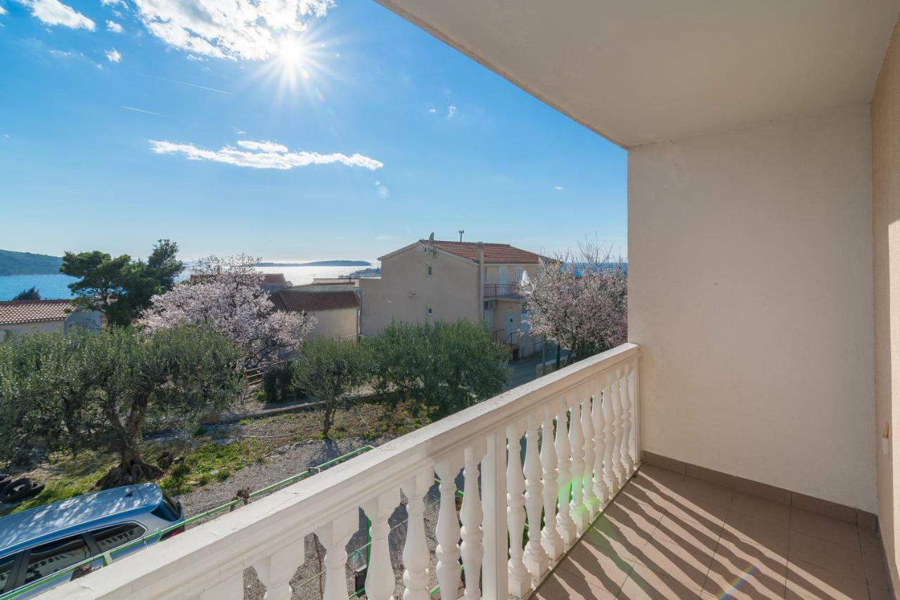 Appartamento Olive Gardens Primošten Esterno foto